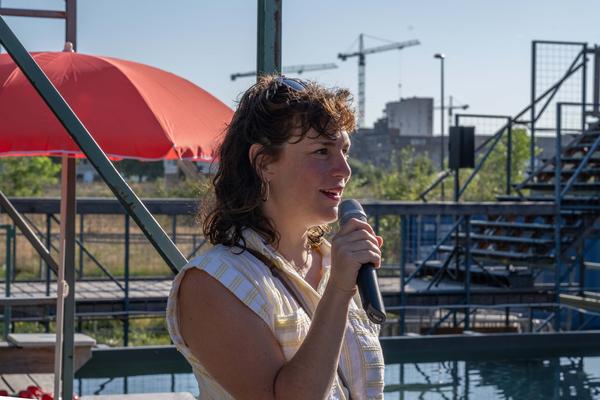 Introduction par Marine Thévenet à FLOW (image: Bea Borgers) Introduction par Marine Thévenet à FLOW (image: Bea Borgers)